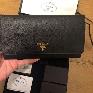 PRADA Saffiano Metal Wallet on a chain Black